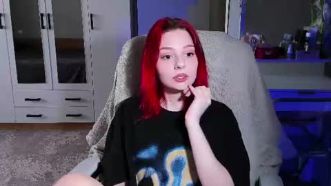 Snapshot of ellales chatting on 06.12.26 ellales online show from 06.12.26