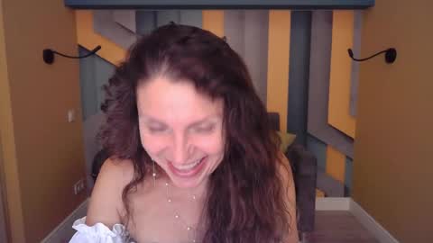 Snapshot of ellalongs chatting on 07.18.26 EllaLongs online show from 07.18.26