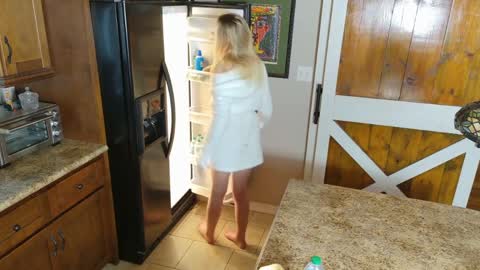 ellalowe online show from 04.01.26