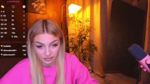 Snapshot of ellamilla chatting on 01.13.25 ellamilla online show from 01.13.25