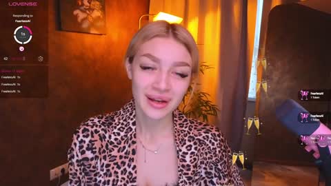 Snapshot of ellamilla chatting on 01.14.25 ellamilla online show from 01.14.25