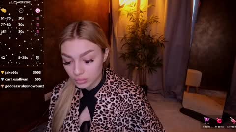 Snapshot of ellamilla chatting on 01.22.25 ellamilla online show from 01.22.25