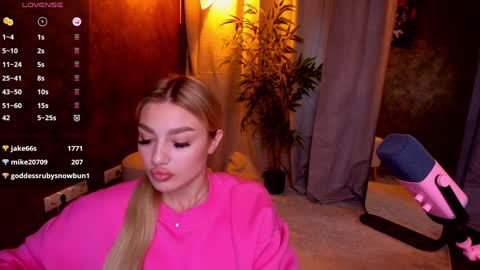 Snapshot of ellamilla chatting on 01.23.25 ellamilla online show from 01.23.25