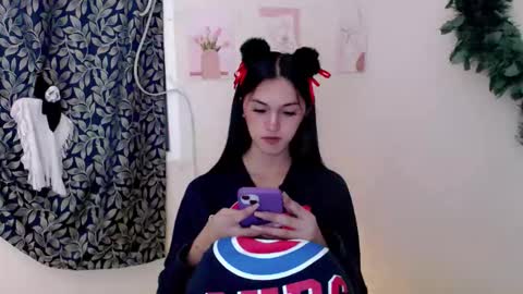 ELLA online show from 11.02.25