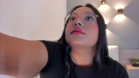 Ella online show from 09.19.25