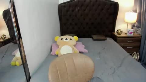 Snapshot of ellats_18 chatting on 01.21.25 Sophia online show from 01.21.25