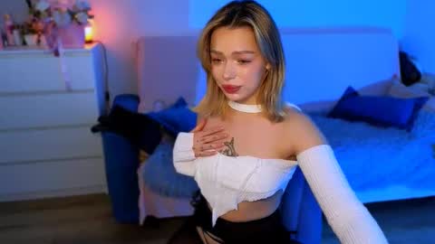 Ella online show from 11.22.25