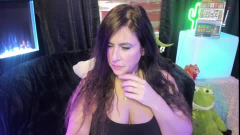 ELLE online show from 02.05.25