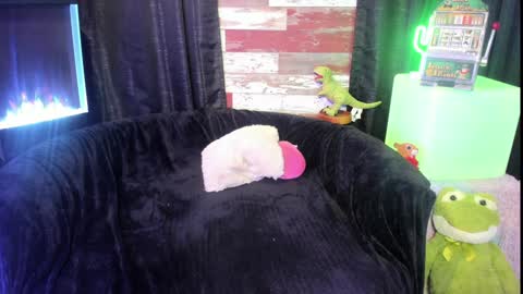 ELLE online show from 02.05.25