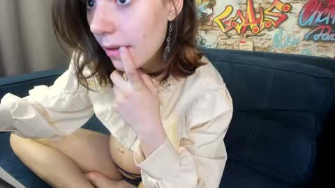 Snapshot of elle__driver chatting on 06.06.26 elle__driver online show from 06.06.26