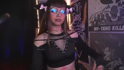 Snapshot of elle_uwu chatting on 01.16.26 follow me on instagram . online show from 01.16.26