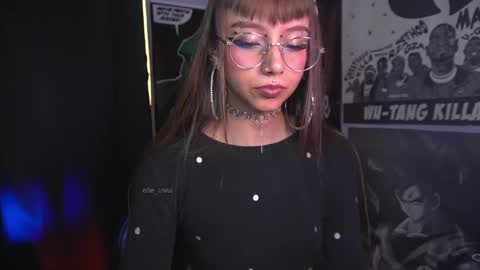 Snapshot of elle_uwu chatting on 04.21.26 follow me on instagram . online show from 04.21.26