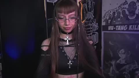 Snapshot of elle_uwu chatting on 04.29.26 follow me on instagram . online show from 04.29.26