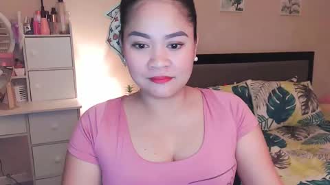 Snapshot of elleelle123 chatting on 12.02.24 Ann online show from 12.02.24