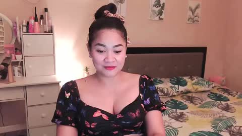 Snapshot of elleelle123 chatting on 12.11.24 Ann online show from 12.11.24