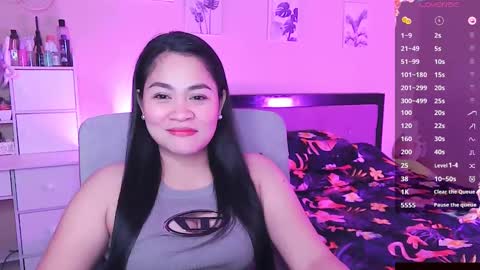 Snapshot of elleelle123 chatting on 12.17.24 Ann online show from 12.17.24