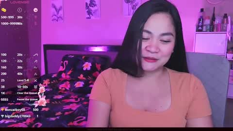 Snapshot of elleelle123 chatting on 12.21.24 Ann online show from 12.21.24