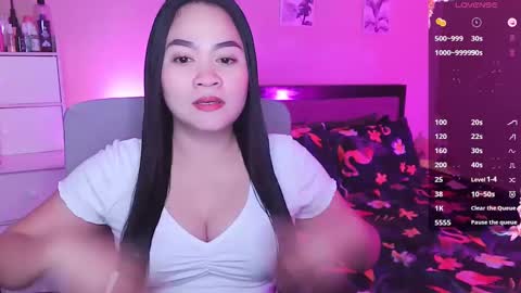 Snapshot of elleelle123 chatting on 12.26.24 Ann online show from 12.26.24