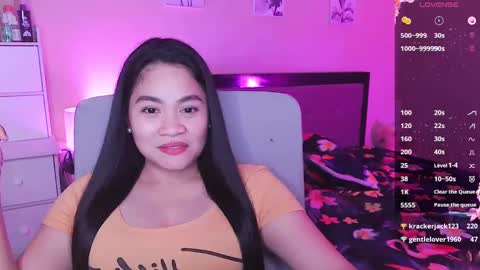 Snapshot of elleelle123 chatting on 12.29.24 Ann online show from 12.29.24