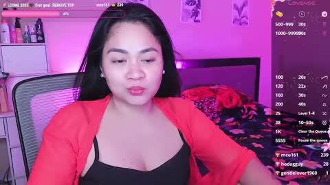 Snapshot of elleelle123 chatting on 01.06.25 Ann online show from 01.06.25