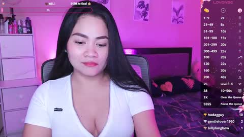 Snapshot of elleelle123 chatting on 01.10.25 Ann online show from 01.10.25