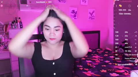 Snapshot of elleelle123 chatting on 02.12.25 Ann online show from 02.12.25