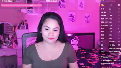 Snapshot of elleelle123 chatting on 02.19.25 Ann online show from 02.19.25