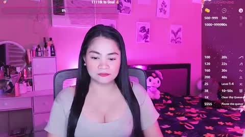 Snapshot of elleelle123 chatting on 02.21.25 Ann online show from 02.21.25