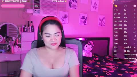 Snapshot of elleelle123 chatting on 02.21.25 Ann online show from 02.21.25