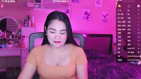 Snapshot of elleelle123 chatting on 02.25.25 Ann online show from 02.25.25