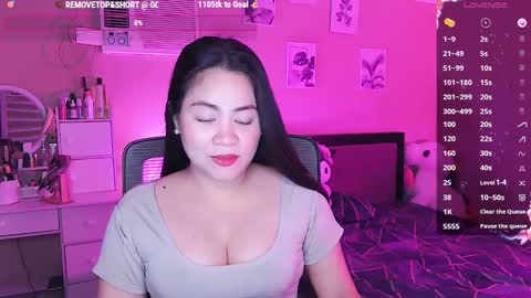 Snapshot of elleelle123 chatting on 02.26.25 Ann online show from 02.26.25