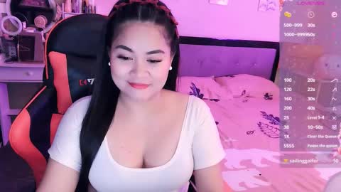 Snapshot of elleelle123 chatting on 09.18.25 Ann online show from 09.18.25