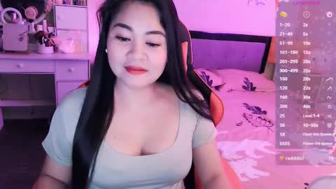 Snapshot of elleelle123 chatting on 09.24.25 Ann online show from 09.24.25