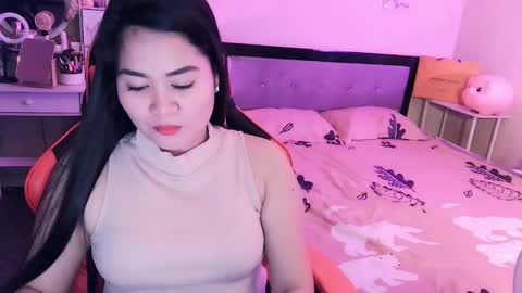 Snapshot of elleelle123 chatting on 10.02.25 Ann online show from 10.02.25