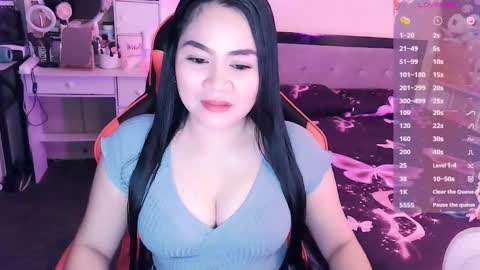 Snapshot of elleelle123 chatting on 11.03.25 Ann online show from 11.03.25