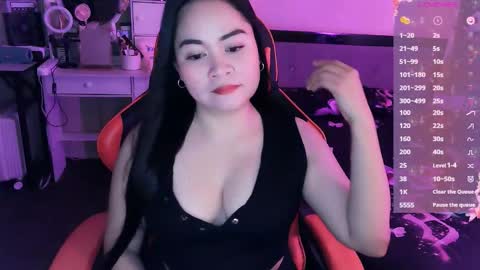 Snapshot of elleelle123 chatting on 11.07.25 Ann online show from 11.07.25