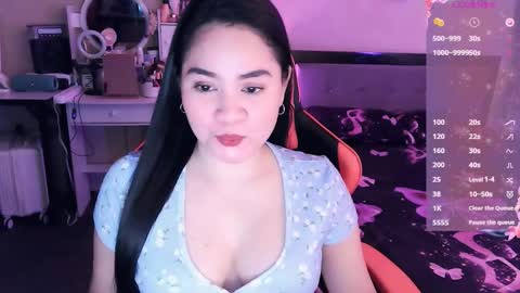 Snapshot of elleelle123 chatting on 11.13.25 Ann online show from 11.13.25