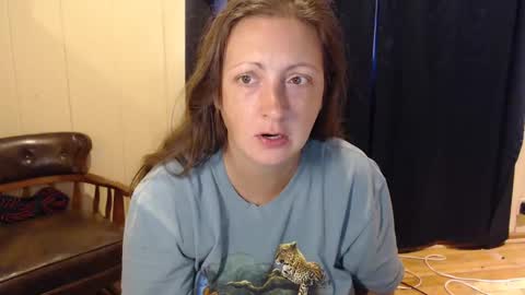 Snapshot of ellemermaid chatting on 09.23.25 elle online show from 09.23.25