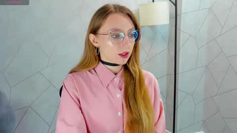 Snapshot of ellen_marshall chatting on 10.03.25 Ellen online show from 10.03.25