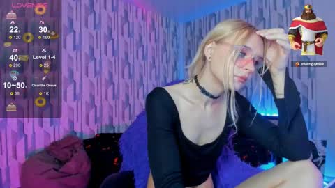 Snapshot of elli_26 chatting on 02.20.25 Ellie online show from 02.20.25