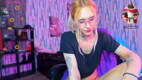 Snapshot of elli_26 chatting on 02.26.25 Ellie online show from 02.26.25