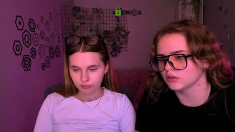 Snapshot of elli_ashley chatting on 04.09.26 Ashley online show from 04.09.26