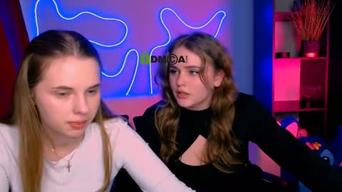 Snapshot of elli_ashley chatting on 04.14.26 Ashley online show from 04.14.26