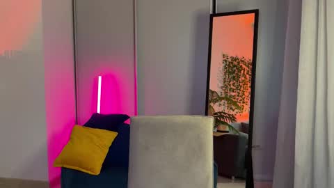 Snapshot of elli_harmon chatting on 10.26.25 Ellie  --- Ill see you either on Friday or Saturday and definitely on Sunday  online show from 10.26.25