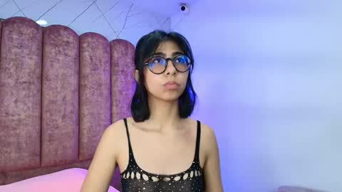 Ellie Bloom online show from 01.09.26