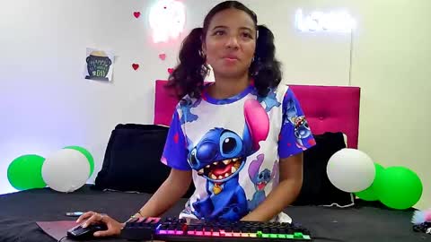 Snapshot of ellie_cute7 chatting on 04.17.26 ellie_cute7 online show from 04.17.26