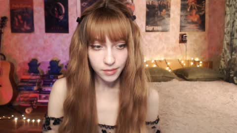 ellie_friendly online show from 12.04.24