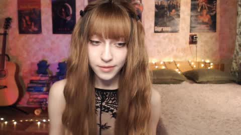 ellie_friendly online show from 12.08.24