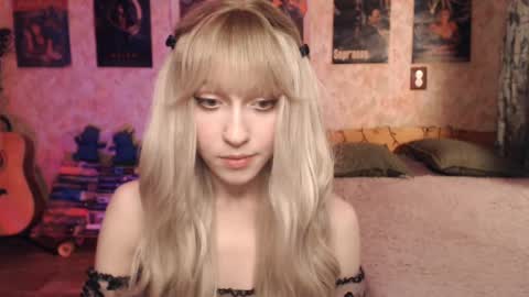 ellie_friendly online show from 02.04.25