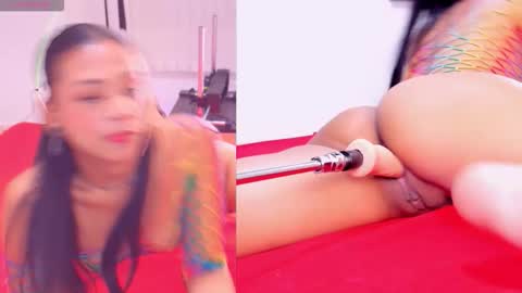 Snapshot of ellieblush chatting on 11.05.25 Im Elli Im a little shy and blush online show from 11.05.25